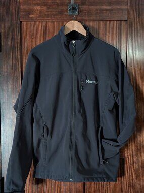 Marmot windbreaker jacket. Stretch nylon. men's style, size M